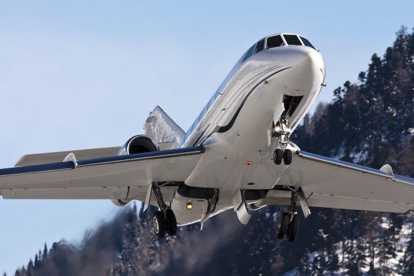 hire a luxury private jet charter flight for your next business or leisure trip